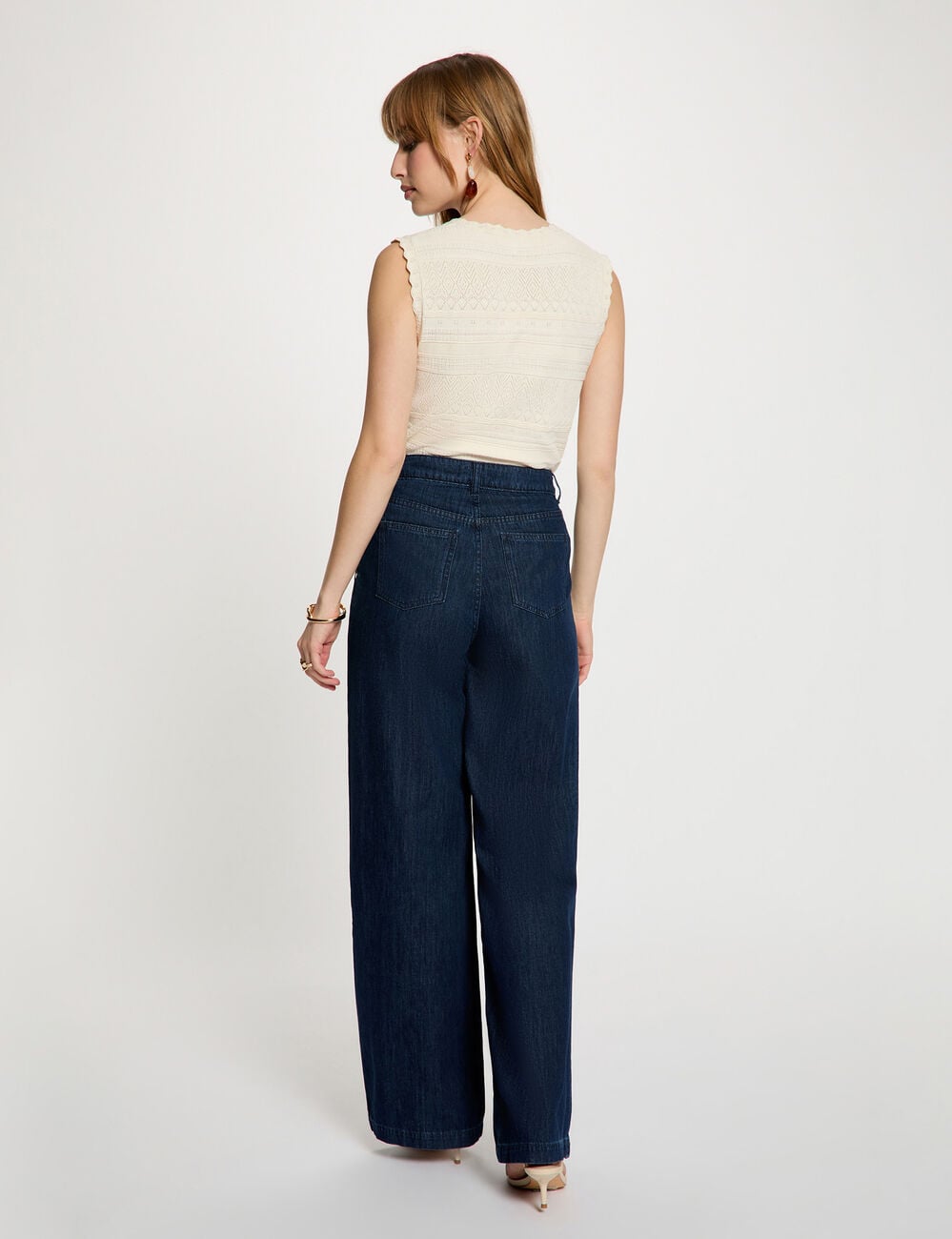 Pull ajust&eacute; col v ivoire femme