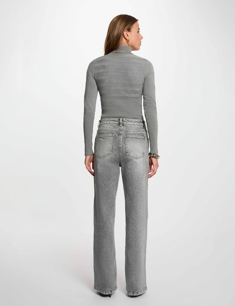 Pull col roul&eacute; ajust&eacute; gris clair femme
