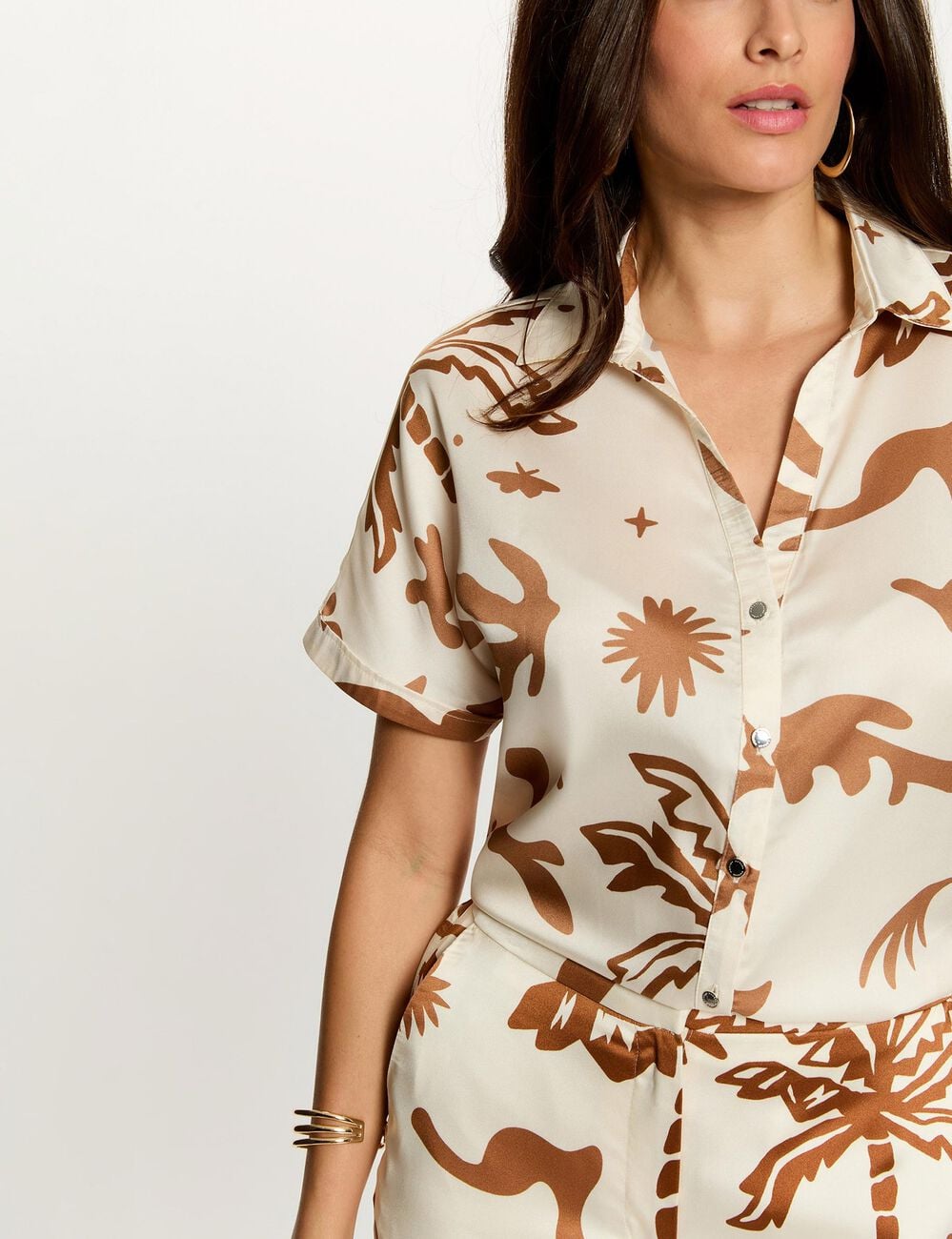 Chemise satin&eacute;e manches courtes multicolore femme
