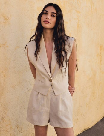 Veste sans manches brod&eacute;e creme femme