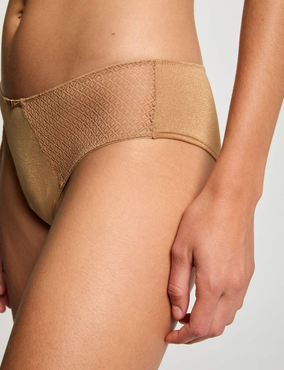 Shorty dentelle jaune or femme