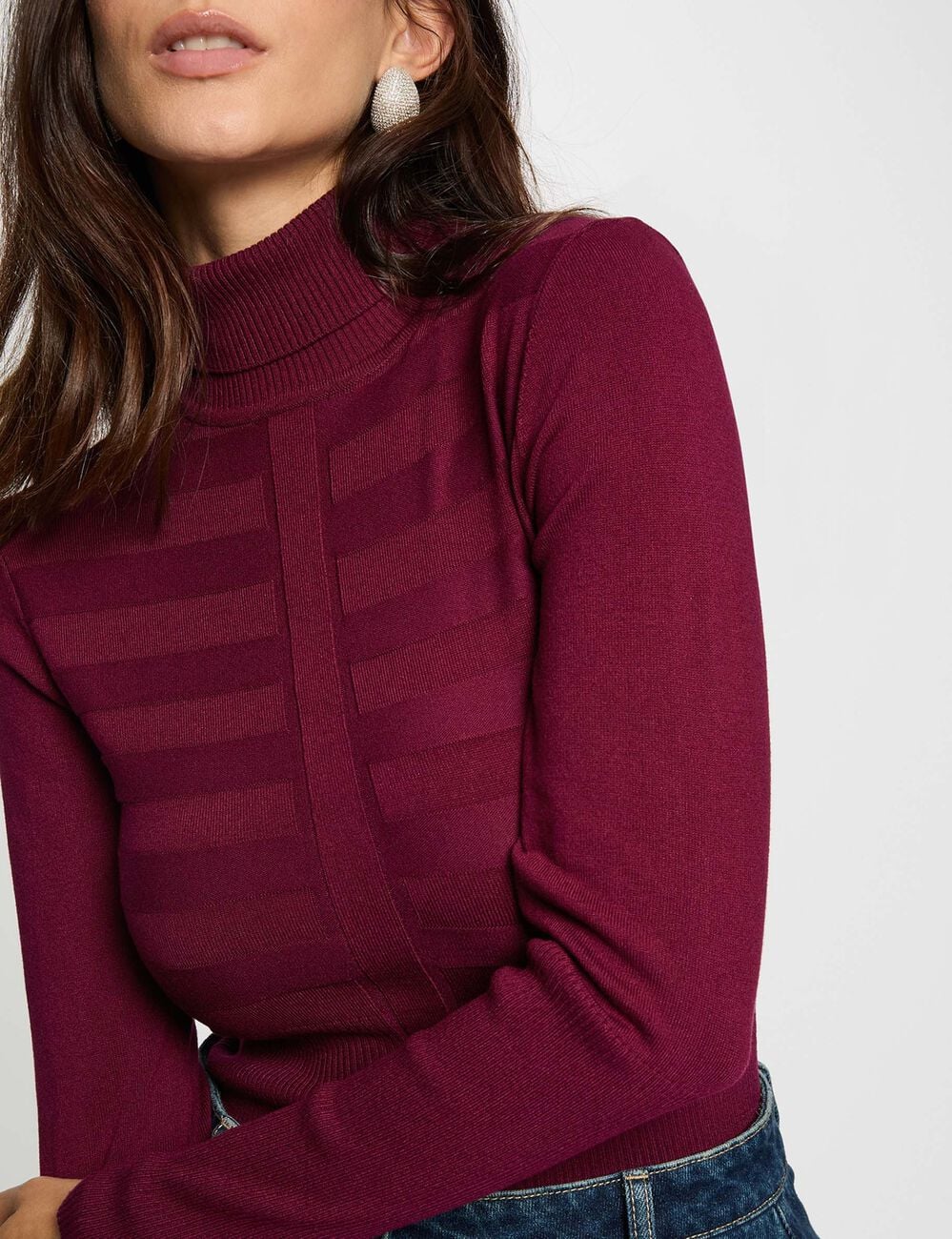Pull col roul&eacute; ajust&eacute; prune femme