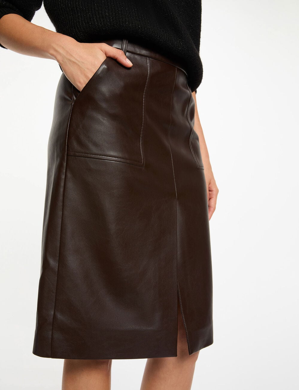 Jupe ajust&eacute;e simili cuir marron fonc&eacute; femme