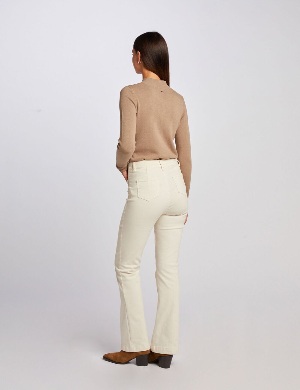 Pull manches longues boutons d&eacute;coratifs taupe femme