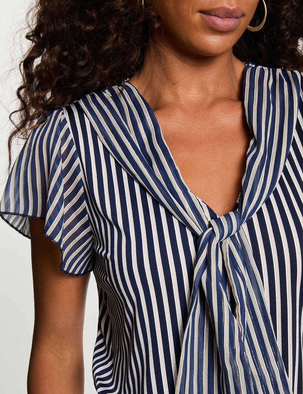 T-shirt col lavalli&egrave;re bleu marine femme