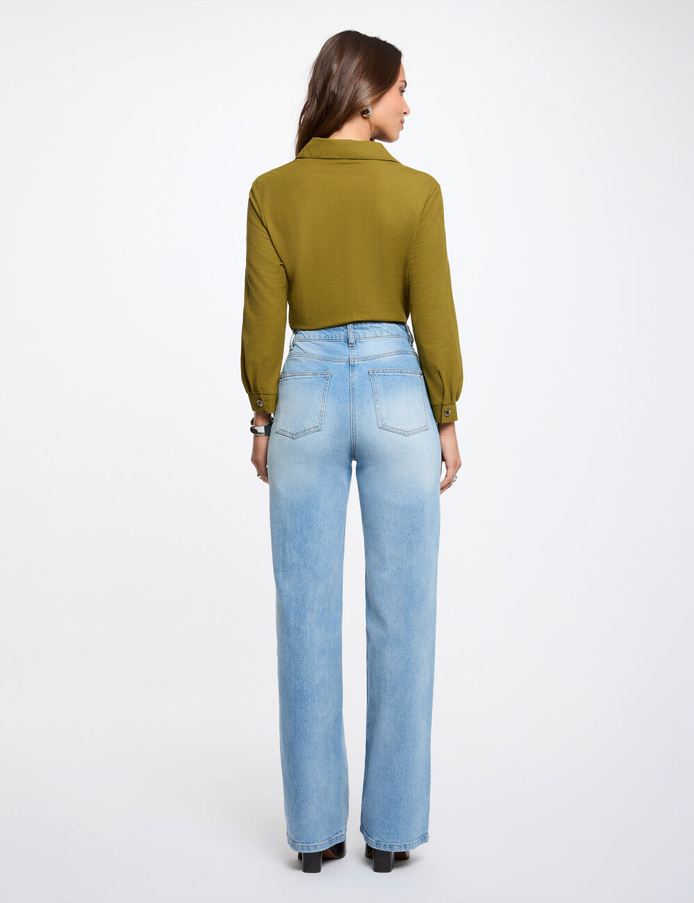 Chemise nou&eacute;e col &agrave; revers vert olive femme