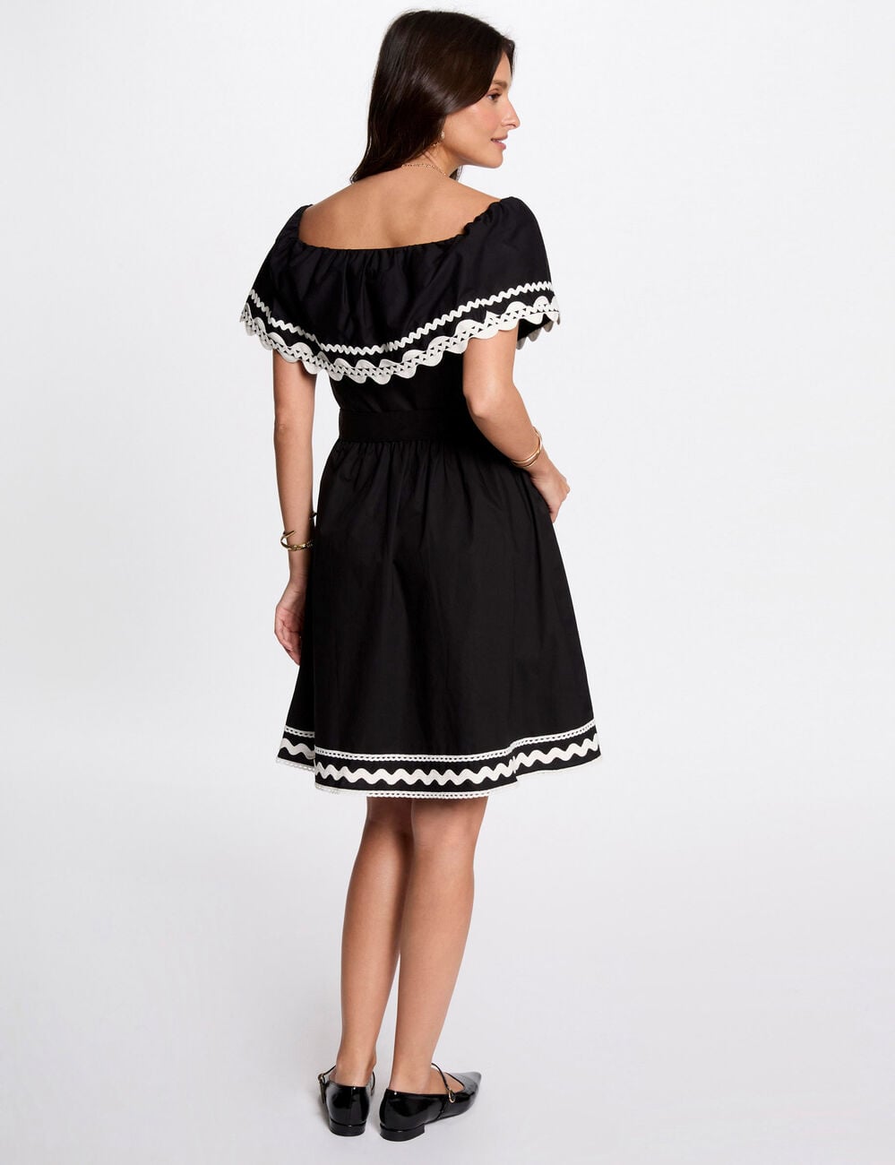 Robe courte trap&egrave;ze noir femme
