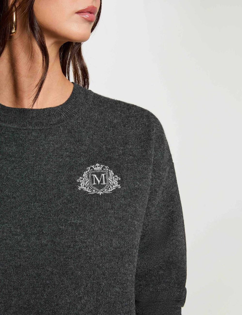 Pull col rond gris fonc&eacute; femme