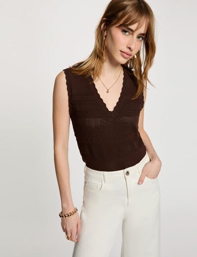 Pull ajust&eacute; col v marron fonc&eacute; femme