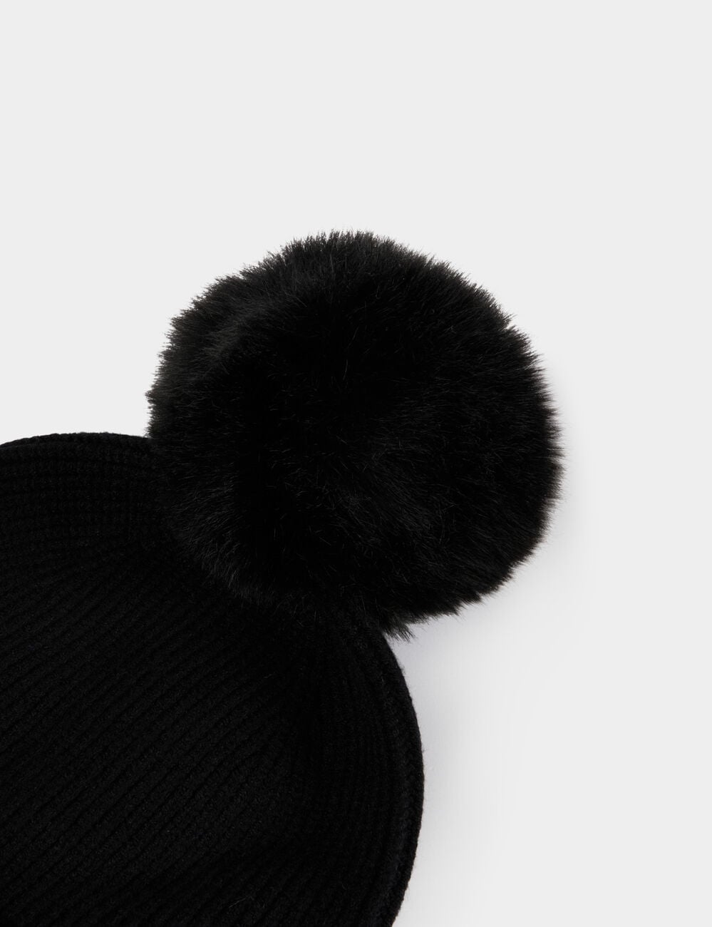 Bonnet &agrave; pompon noir femme