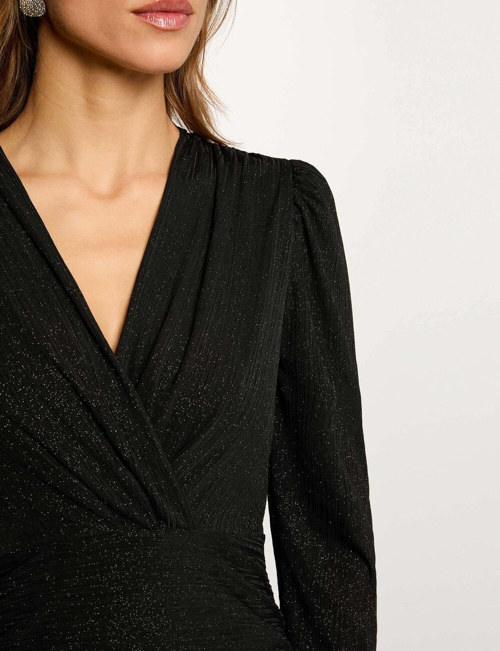 Robe courte ajust&eacute;e drap&eacute;e noir femme