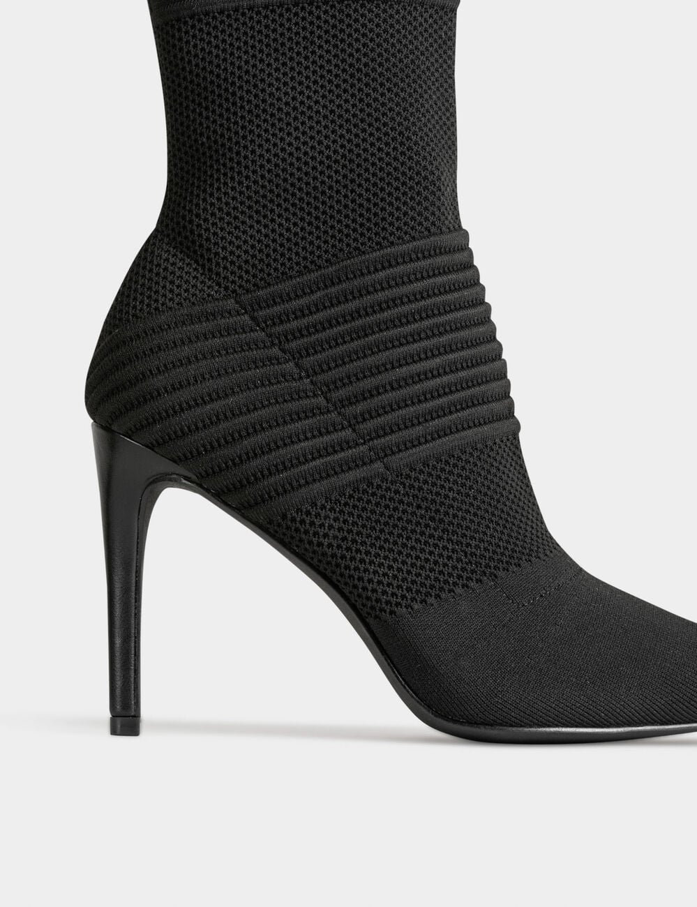 Bottines &agrave; talons aiguilles noir femme