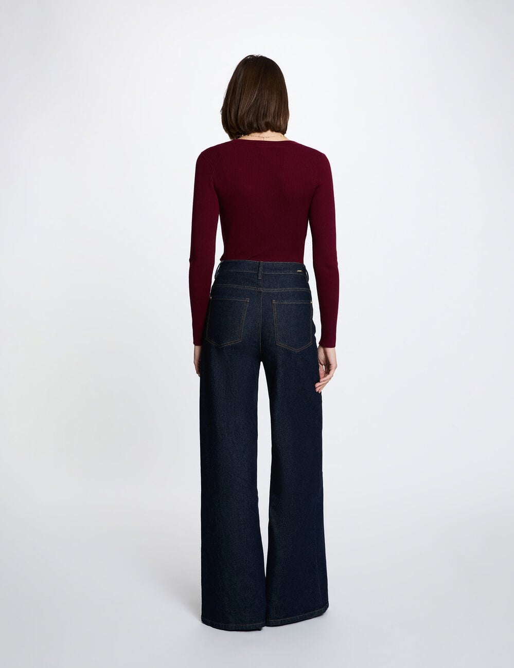 Pull col v ajust&eacute; bordeaux femme