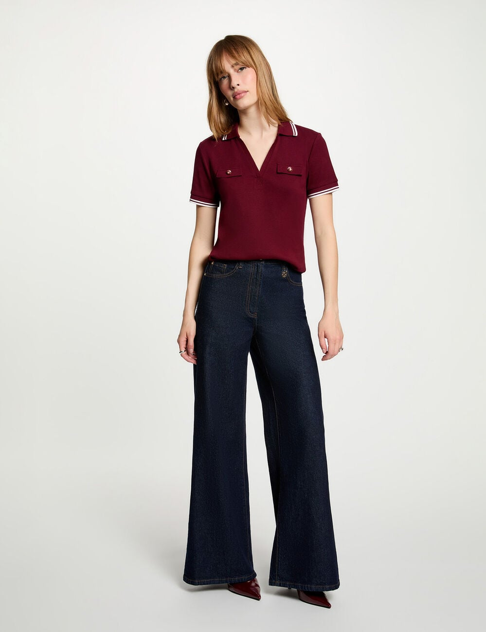 T-shirt polo cintr&eacute; bordeaux femme