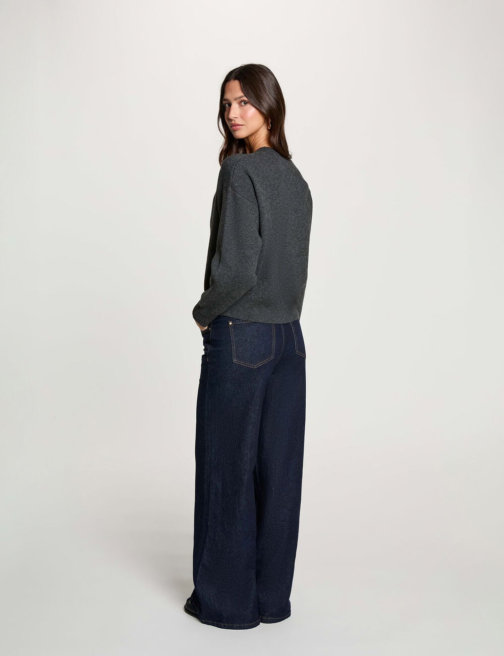 Pull col rond gris fonc&eacute; femme