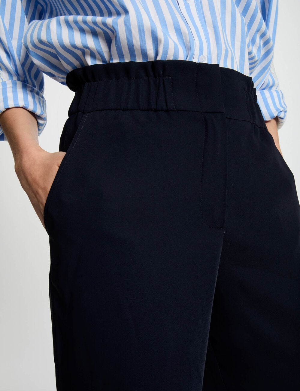 Pantalon large &agrave; fronces bleu marine femme