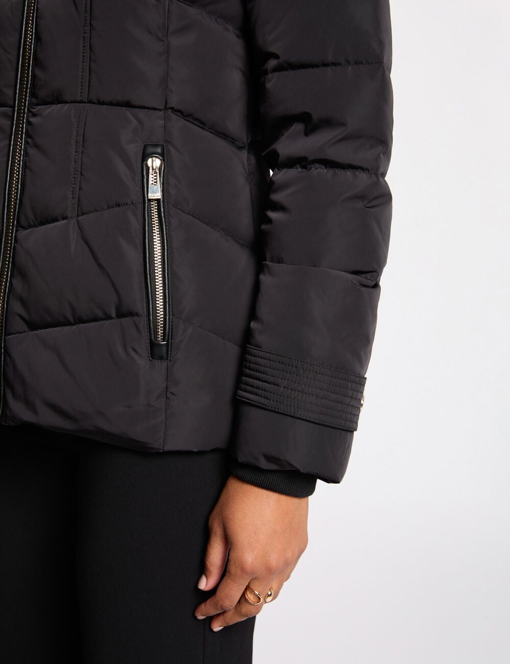 Doudoune courte ajust&eacute;e noir femme