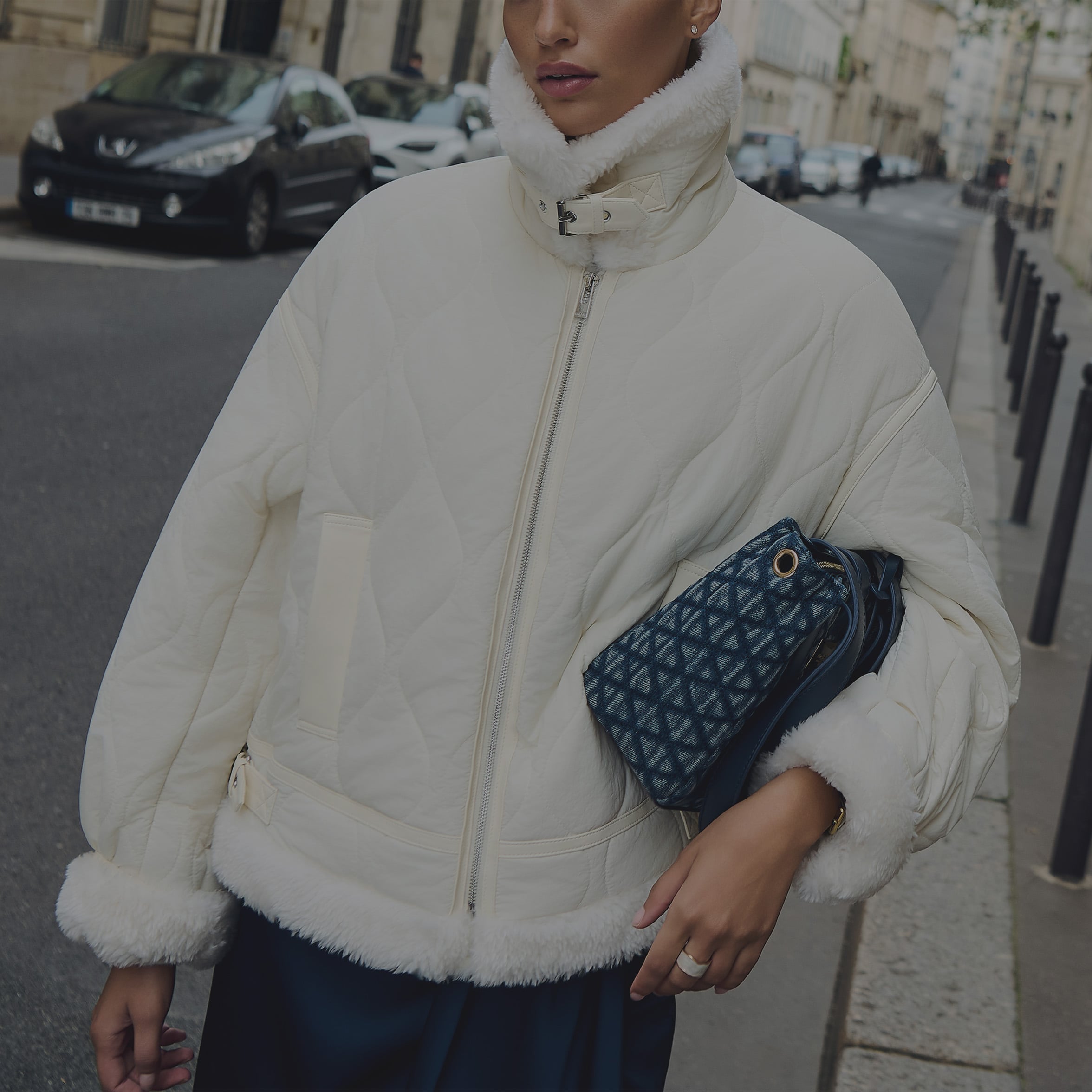 Veste femme, pi&egrave;ce cl&eacute; des looks urbains