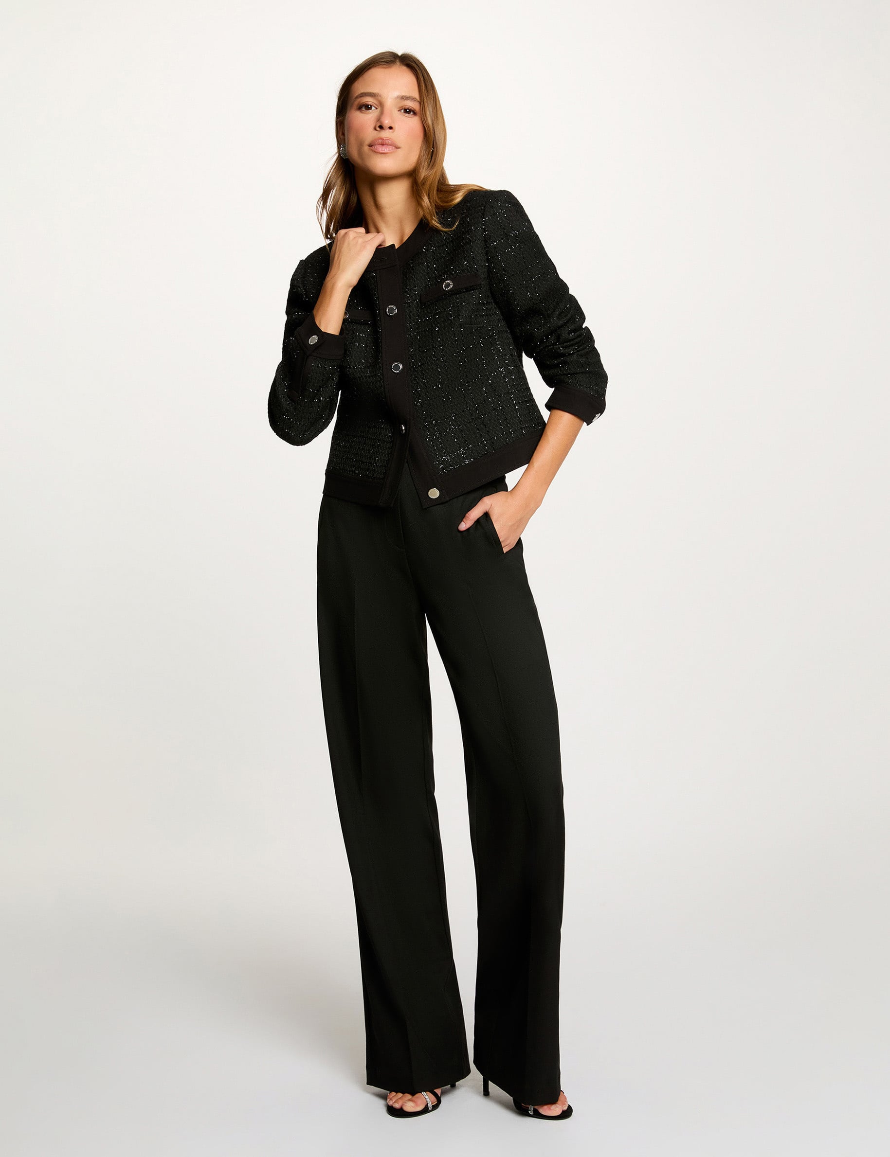 Veste courte ajust&eacute;e noir femme