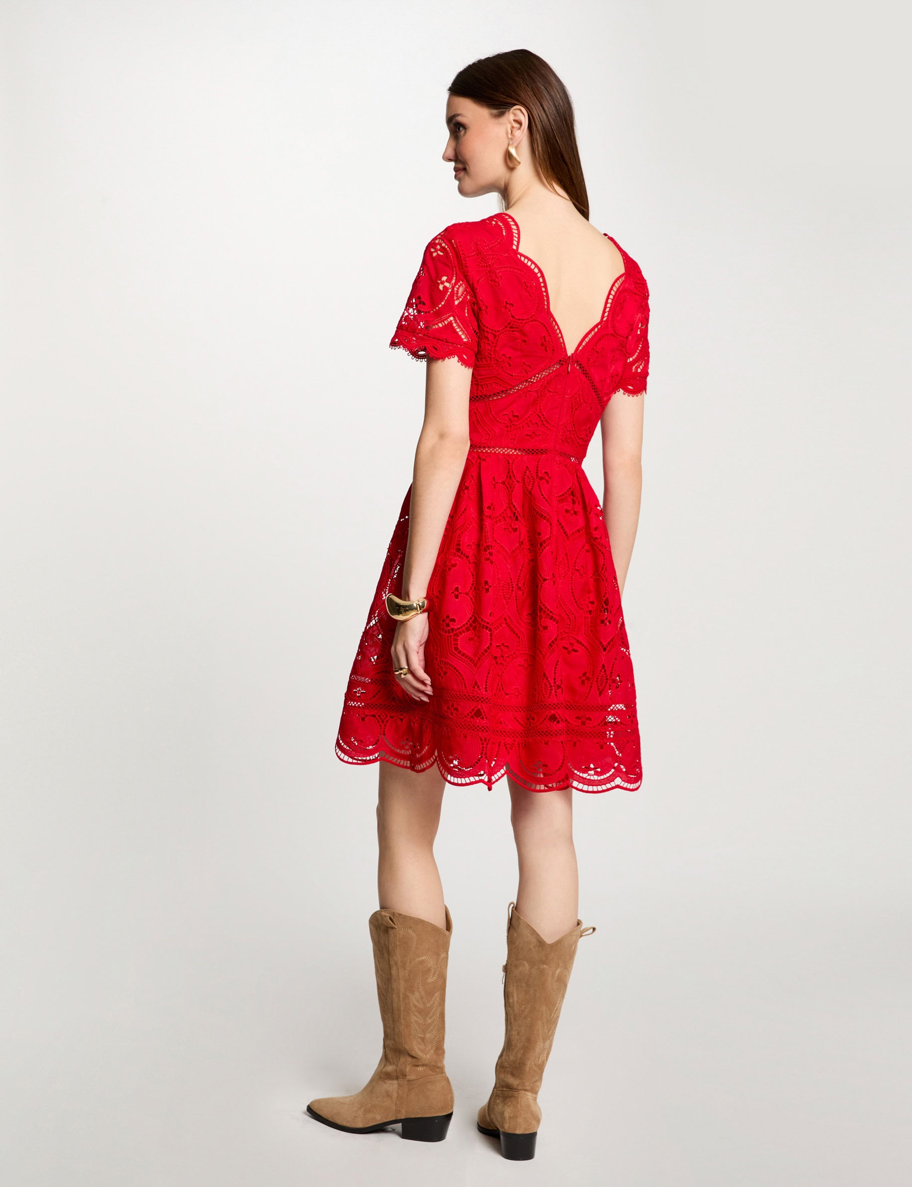 Robe courte patineuse brod&eacute;e rouge femme