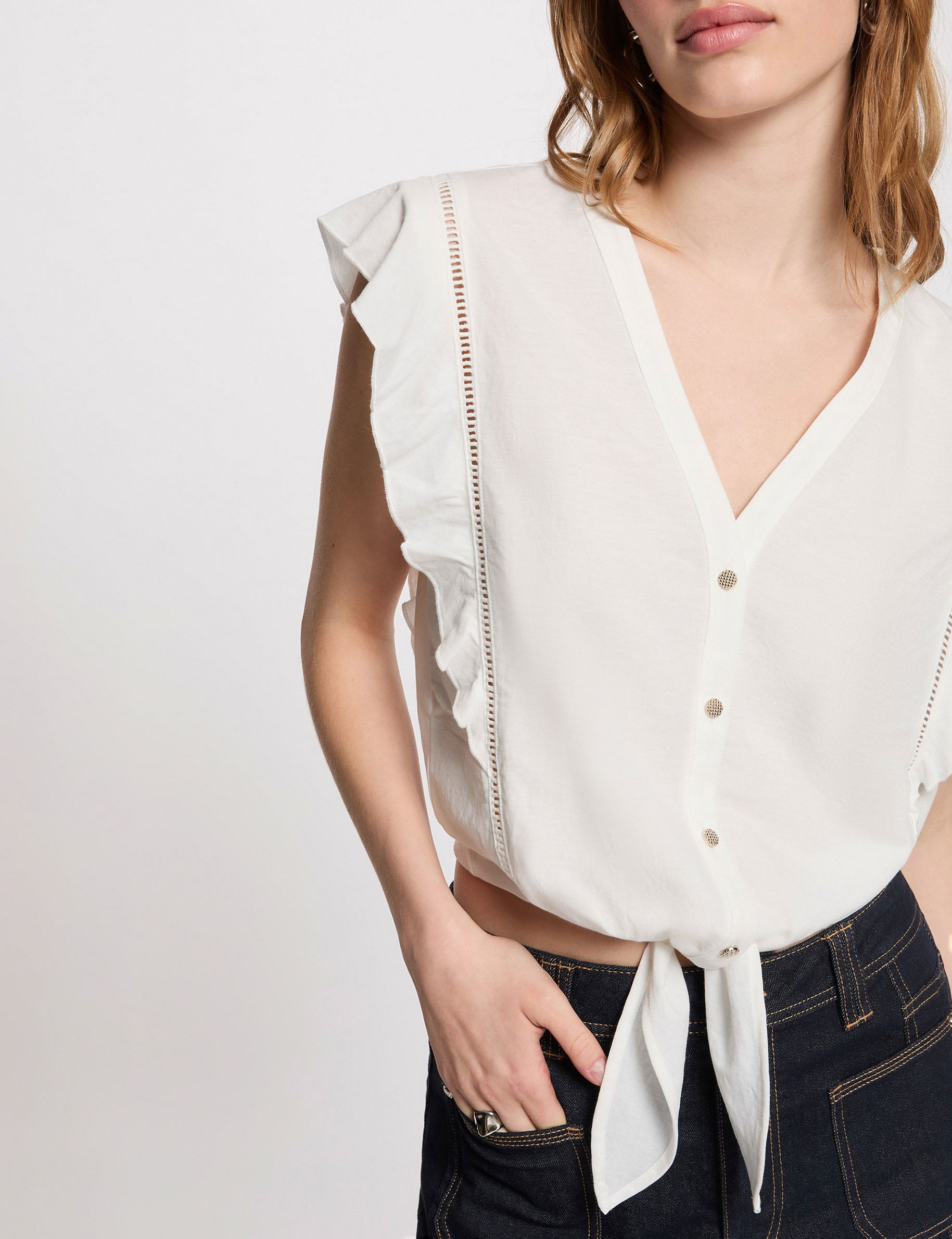 Chemise nou&eacute;e col v blanc femme