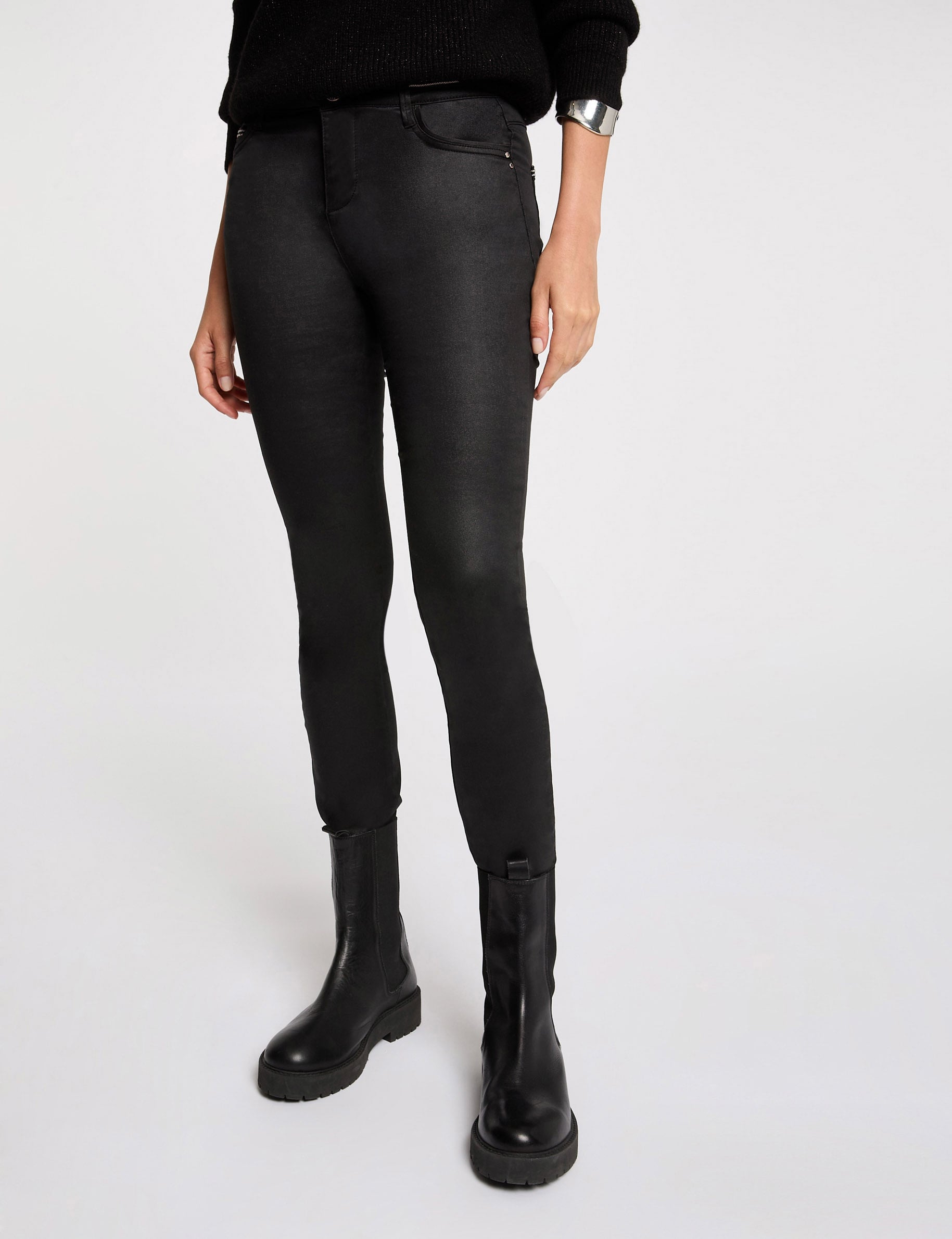 Pantalon slim enduit noir femme