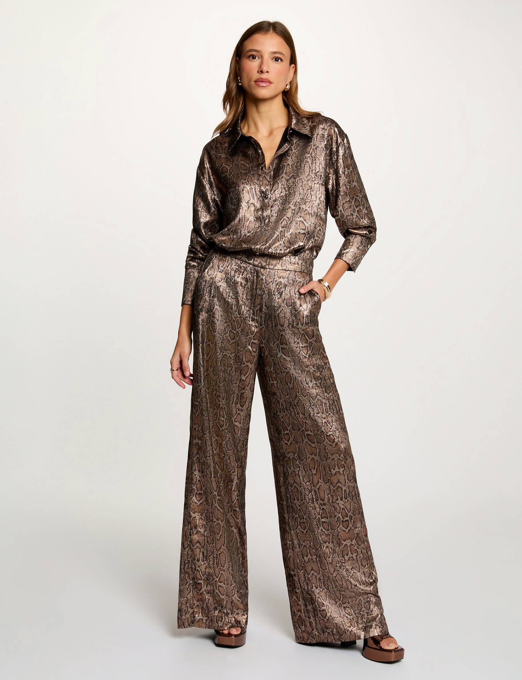Pantalon large satin&eacute; multicolore femme