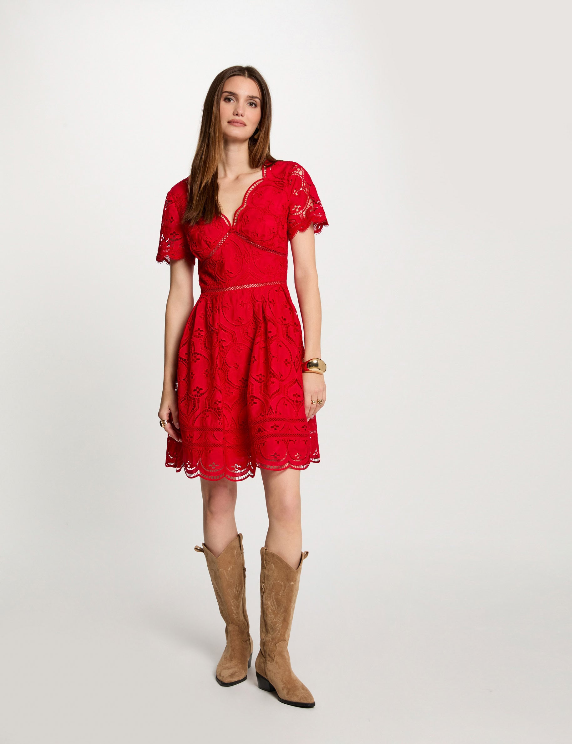 Robe courte patineuse brod&eacute;e rouge femme