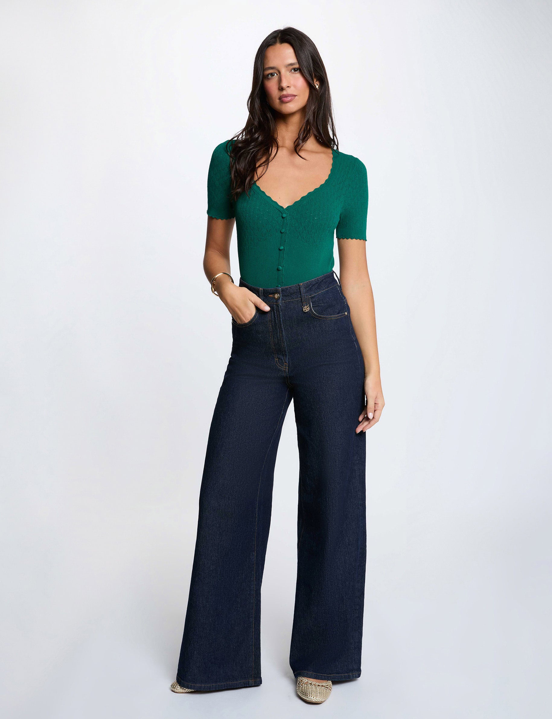 Pull ajust&eacute; col v vert femme