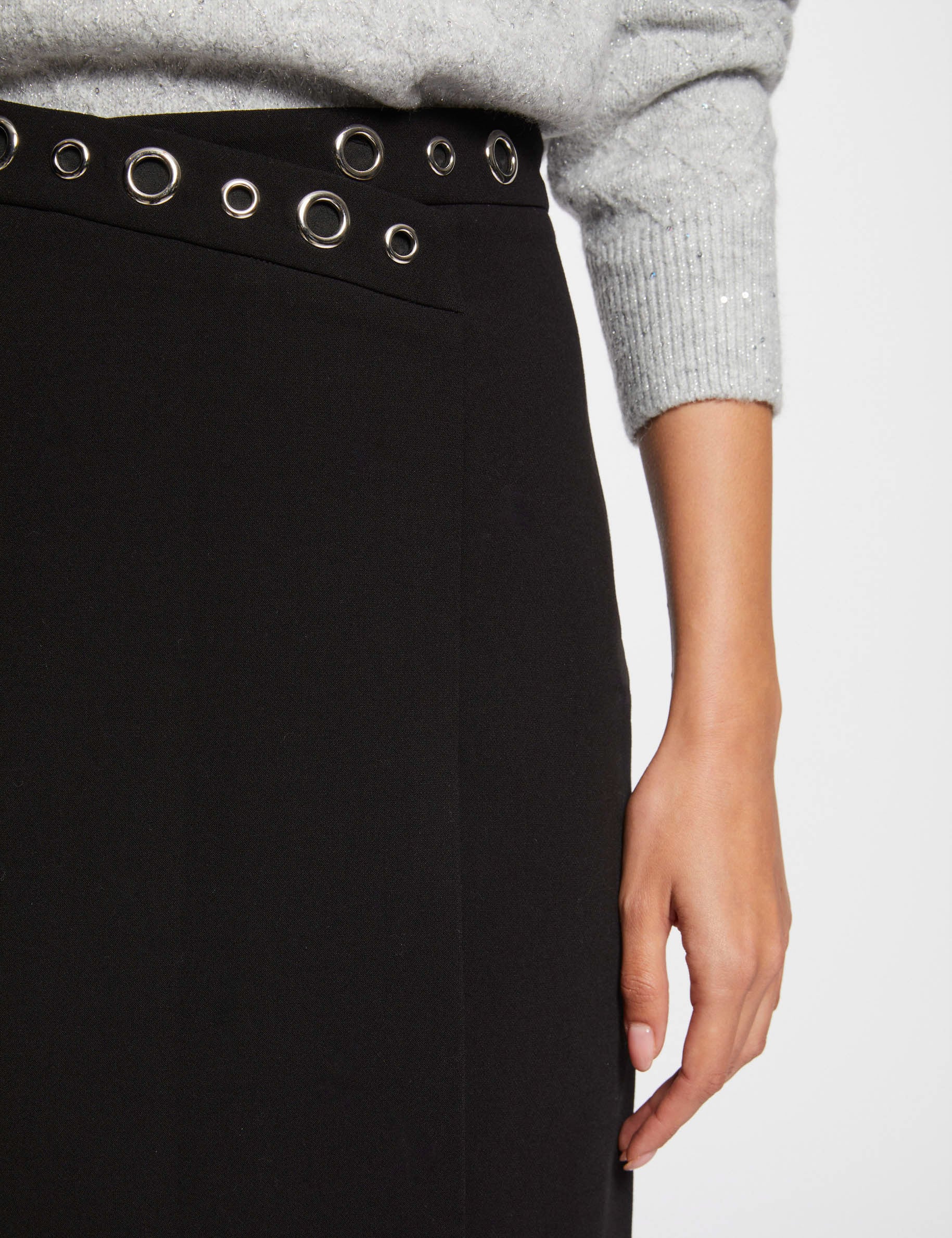 Jupe courte d&eacute;tails oeillets noir femme