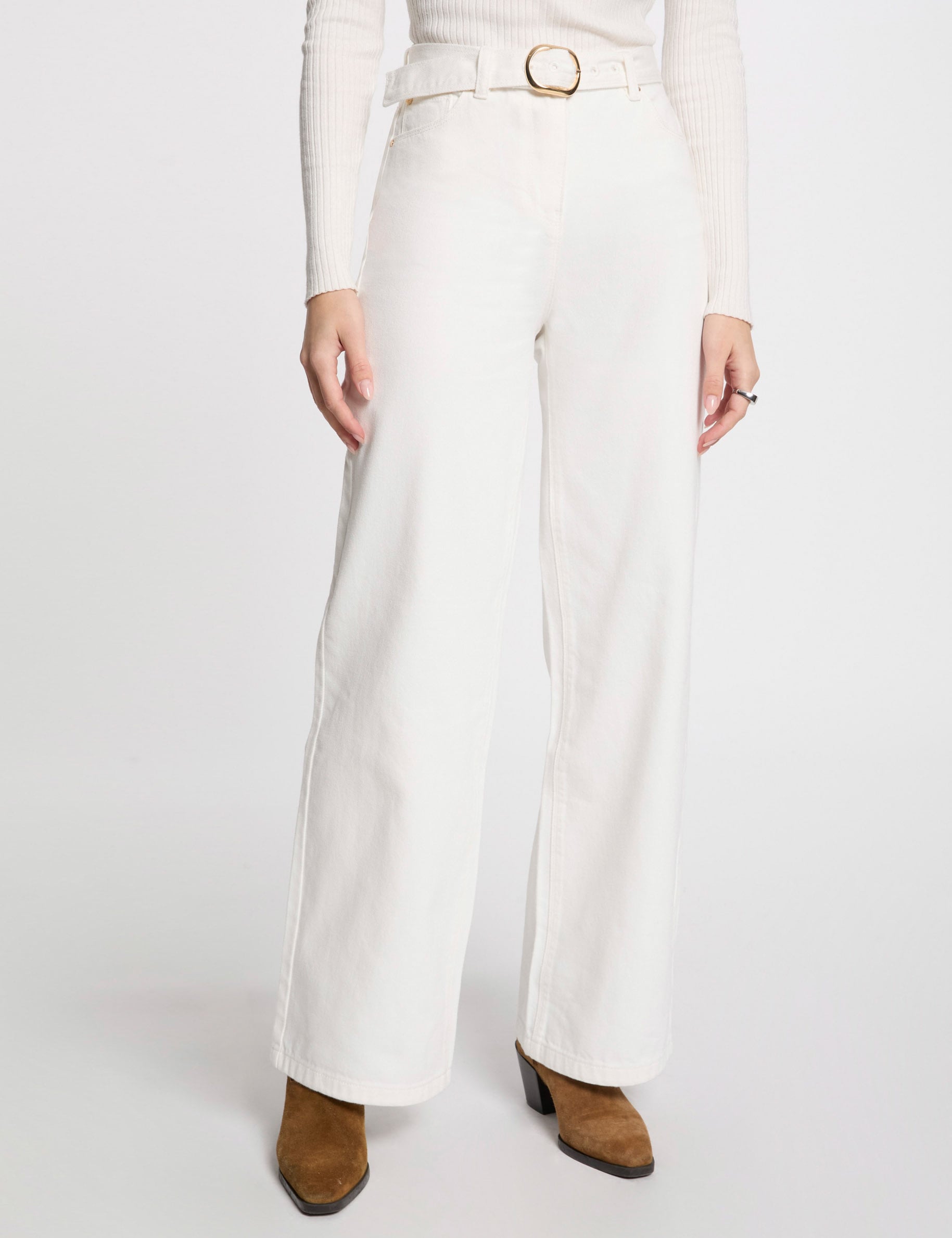 Jeans jambe large ceintur&eacute; blanc femme