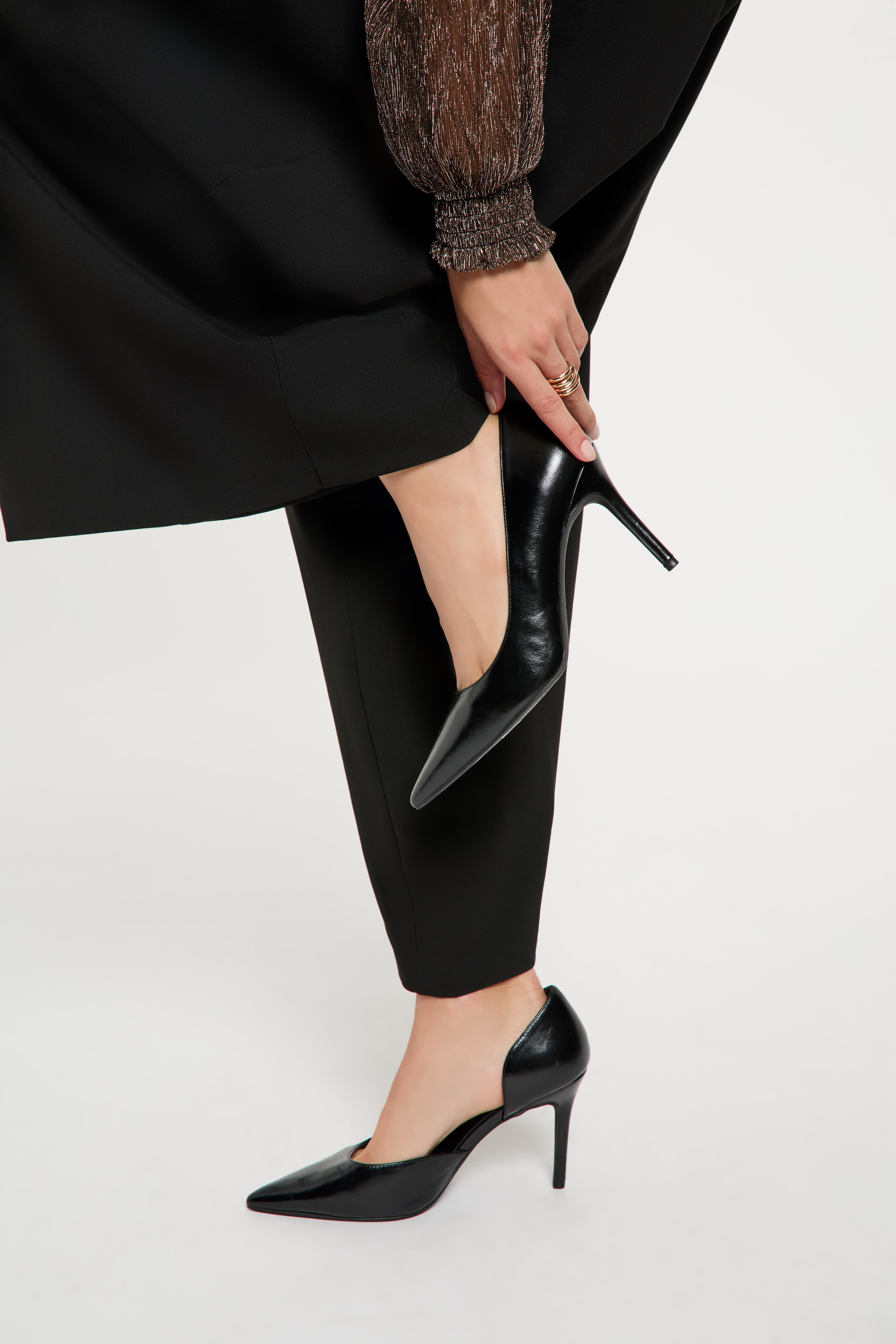 Escarpin c&ocirc;t&eacute; ouvert noir femme