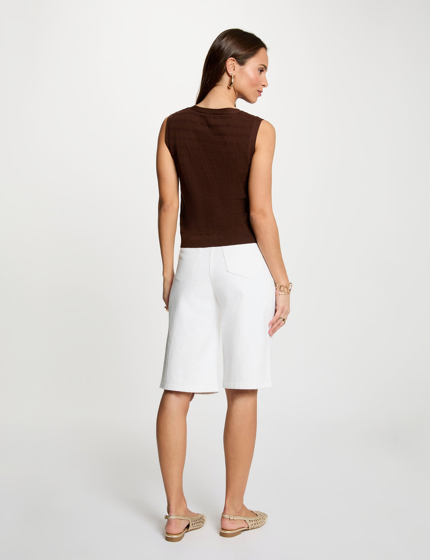 Gilet ajust&eacute; col v marron fonc&eacute; femme