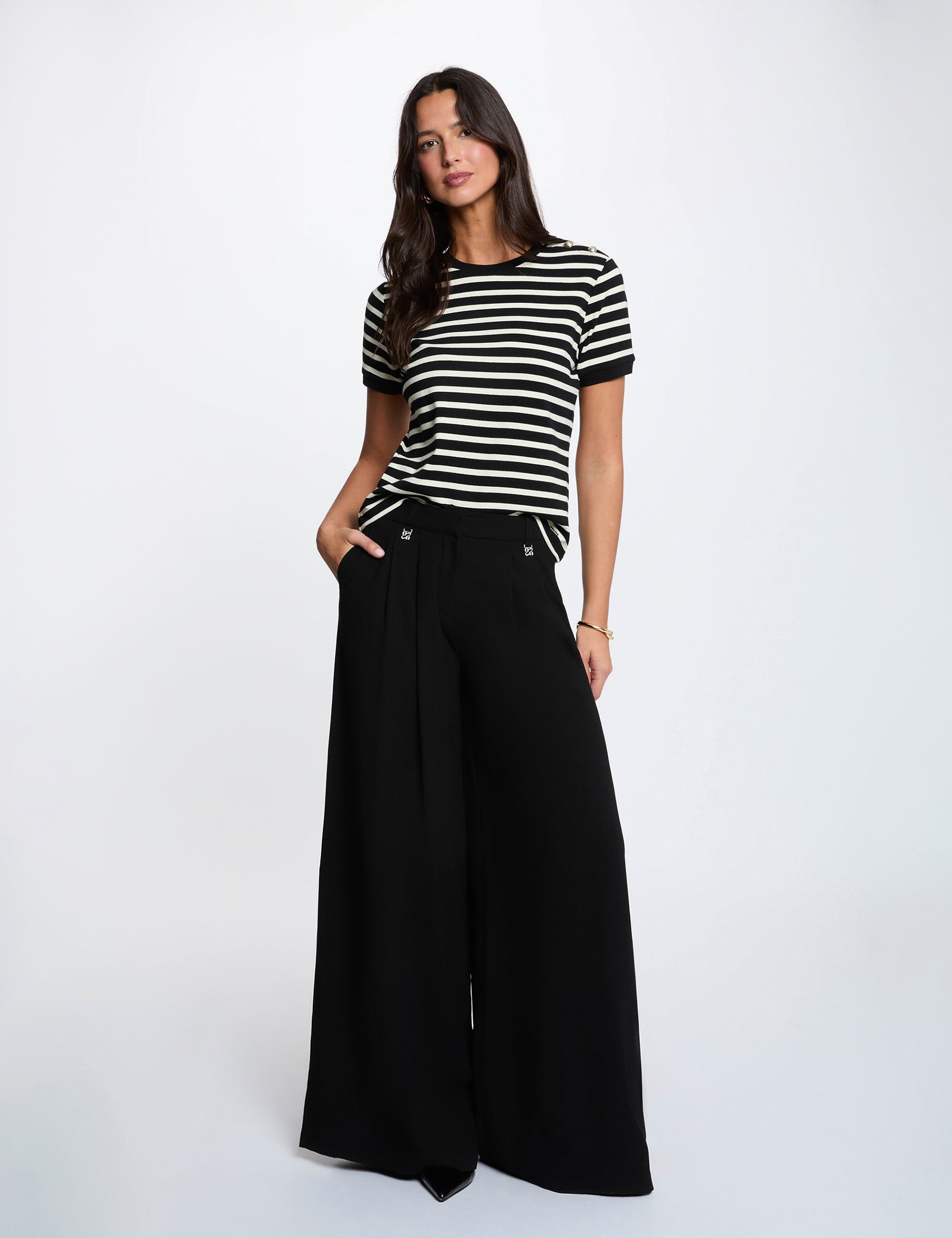 T-shirt ray&eacute; col rond noir femme