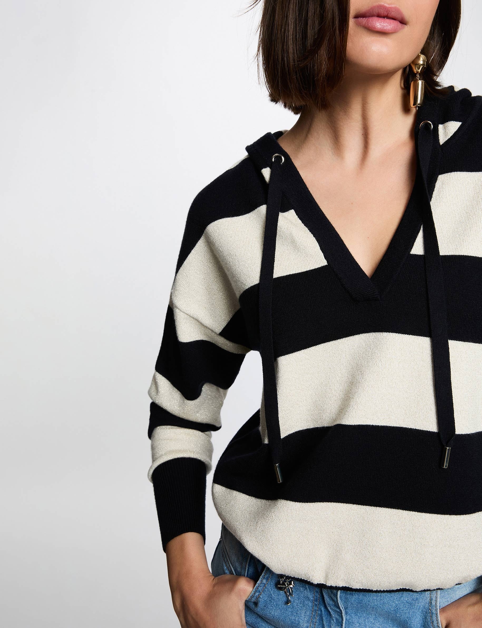 Pull ray&eacute; &agrave; capuche bleu marine femme