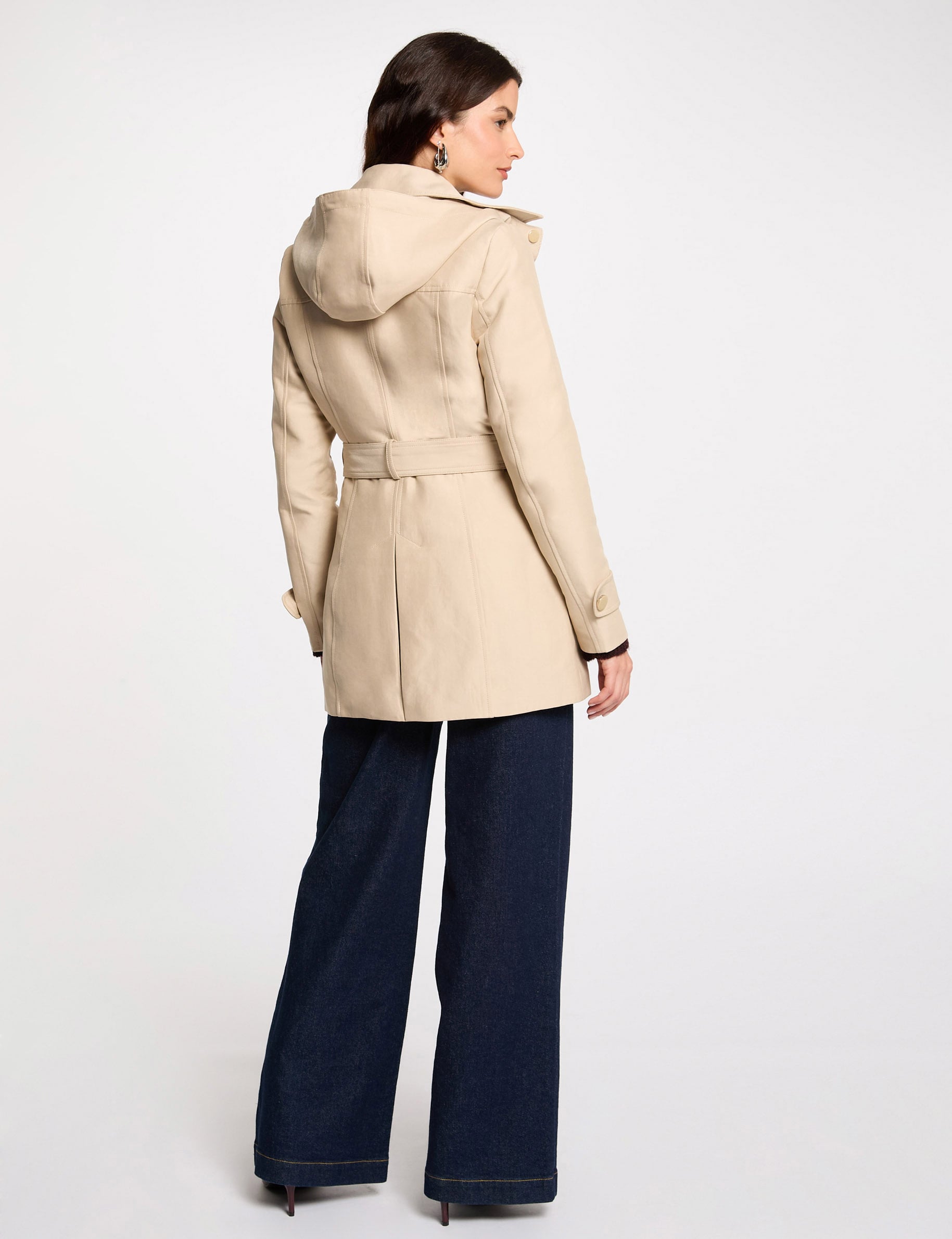 Trench cintr&eacute; ceintur&eacute; &agrave; capuche sable femme