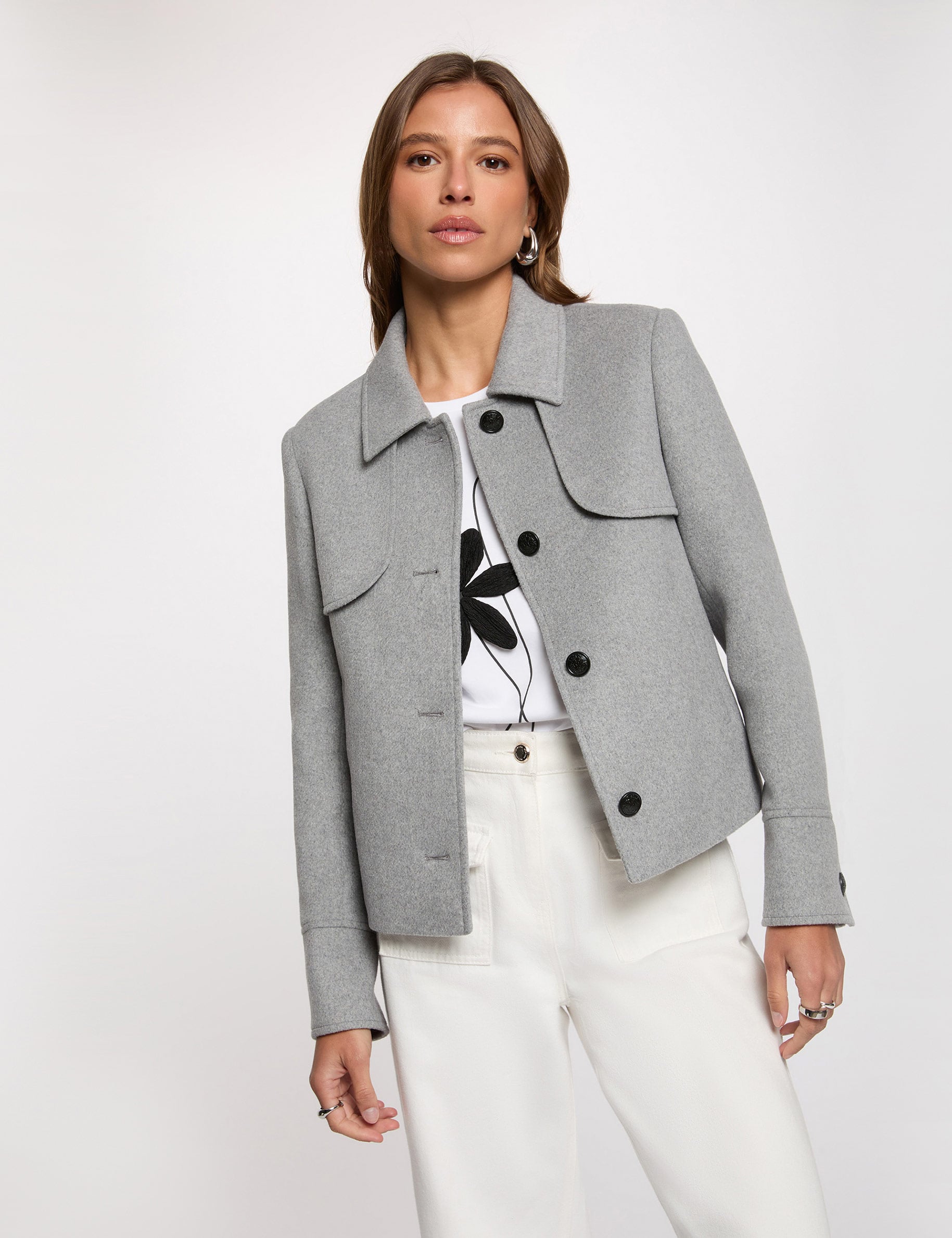 Manteau court ajust&eacute; gris moyen femme