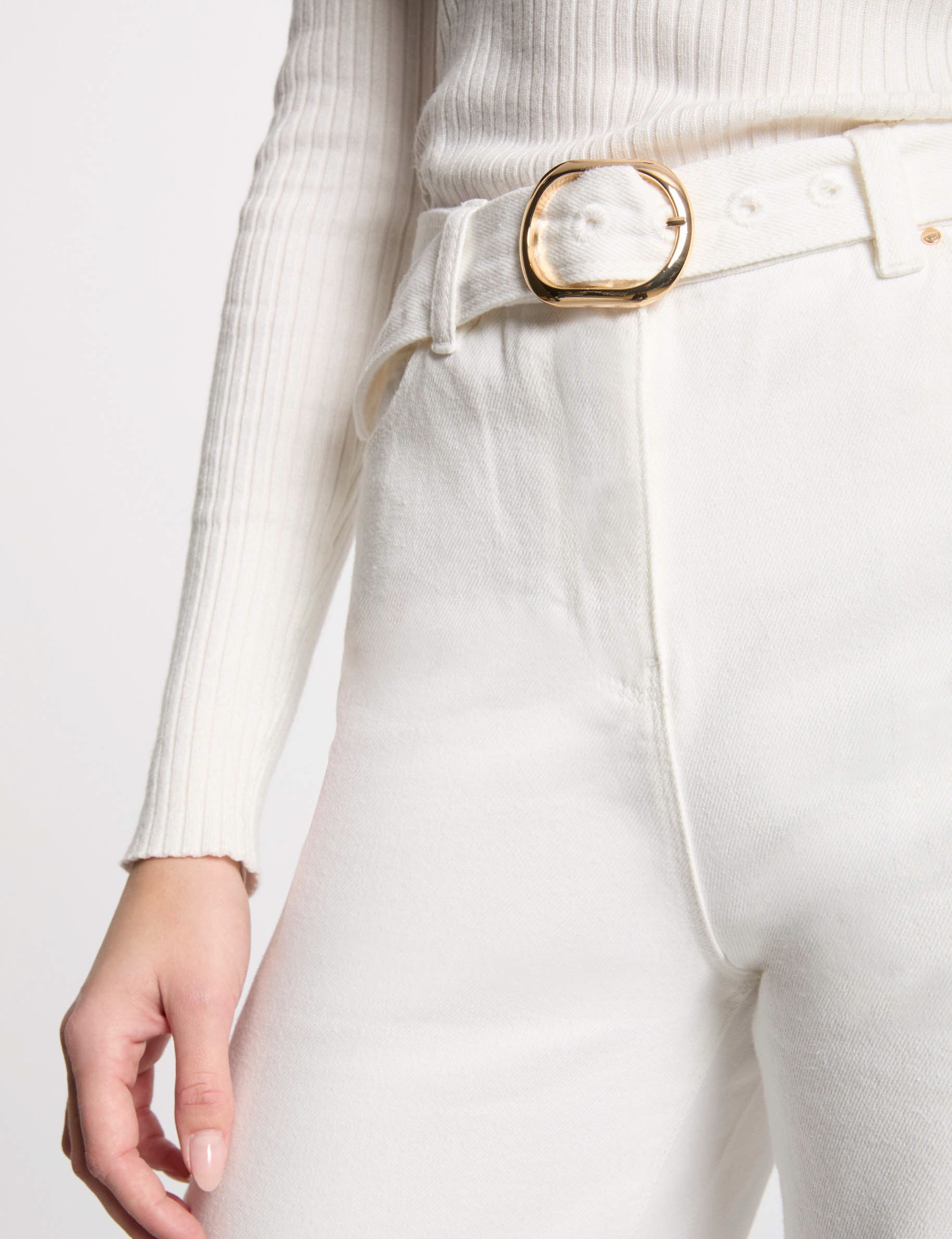 Jeans jambe large ceintur&eacute; blanc femme