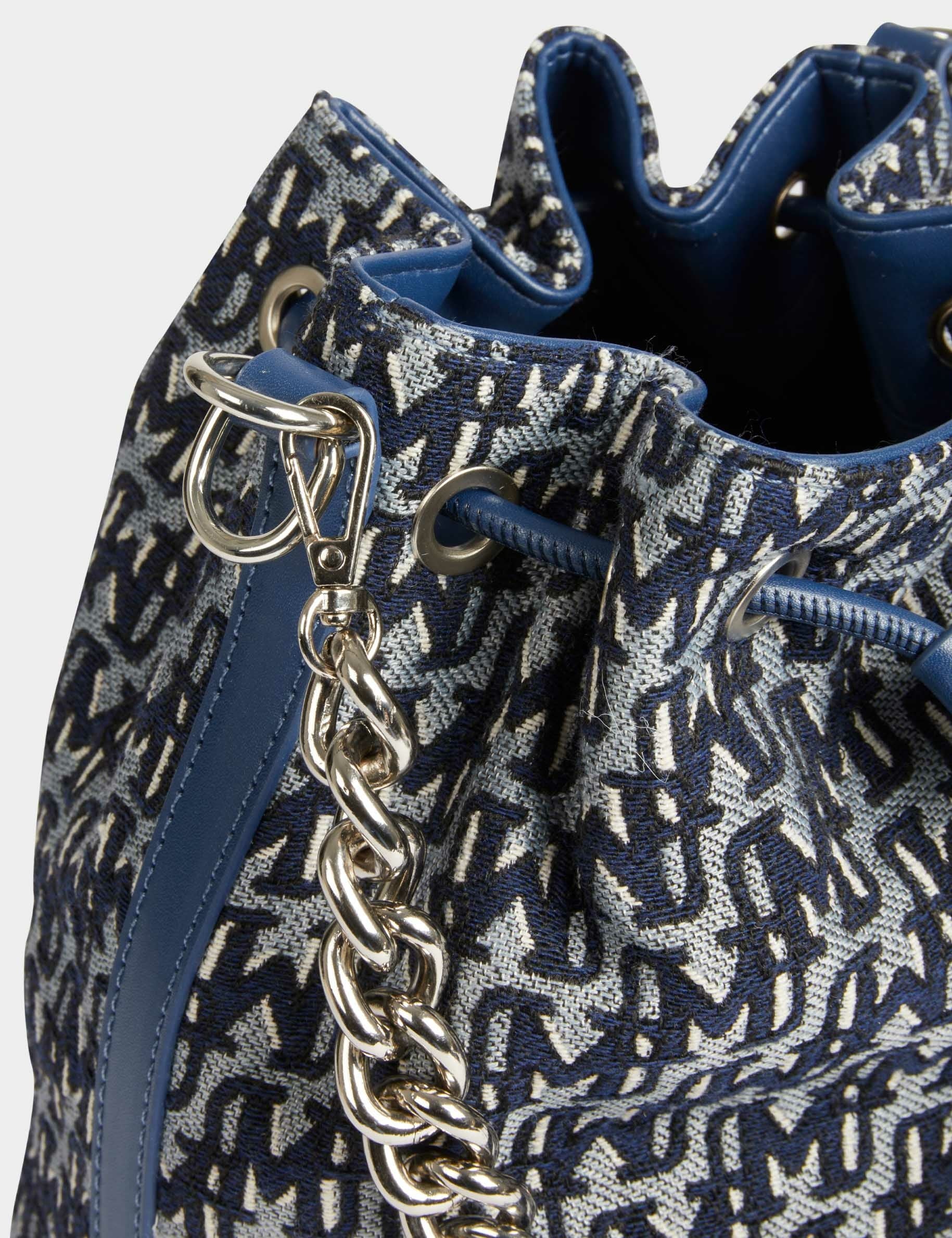 Sac seau imprim&eacute; monogramme denim stone femme
