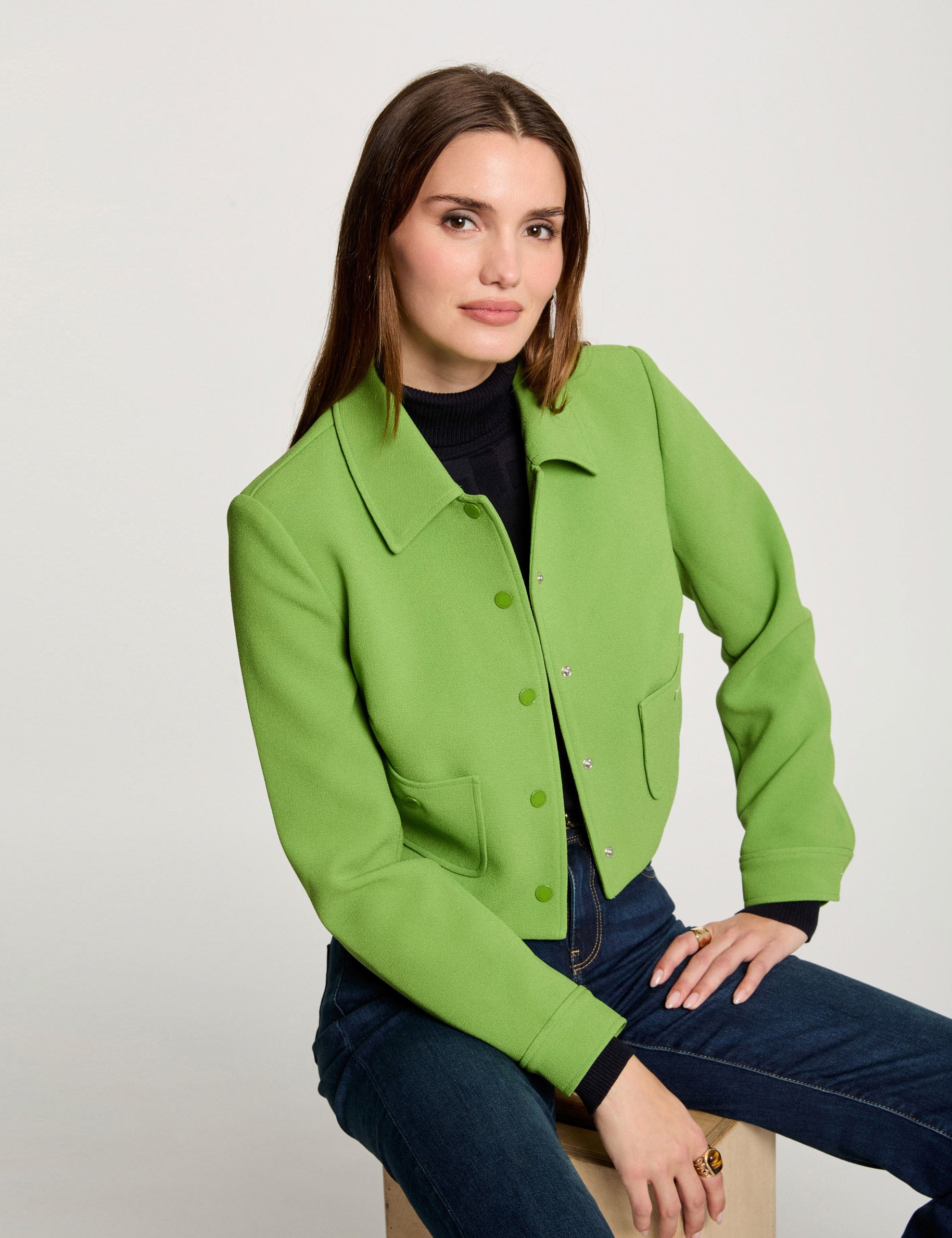 Veste courte boutonn&eacute;e vert anis femme