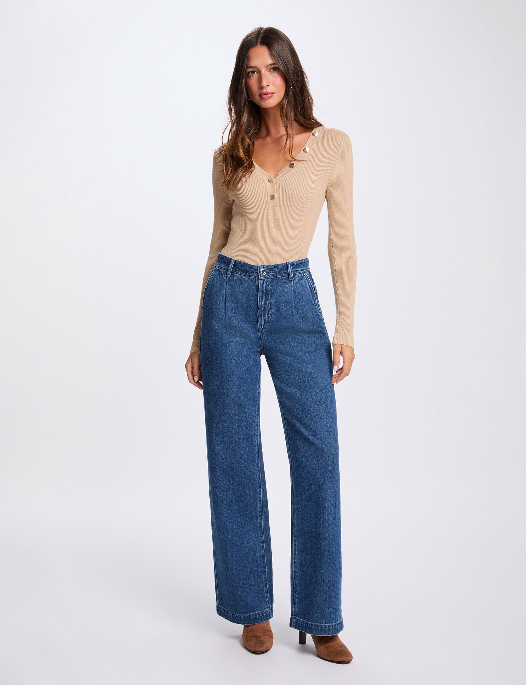 Pull col v ajust&eacute; marron clair femme