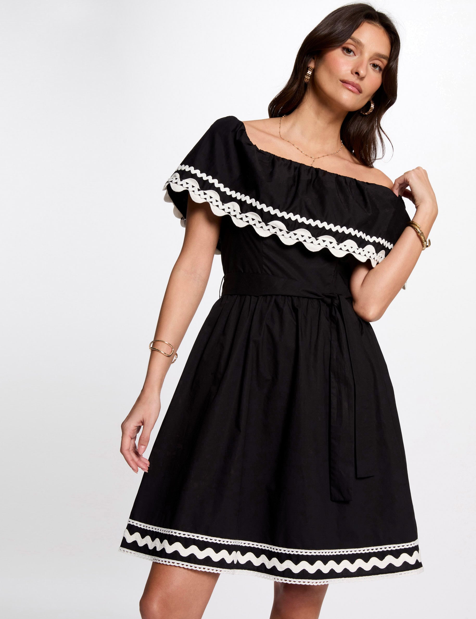 Robe courte trap&egrave;ze noir femme