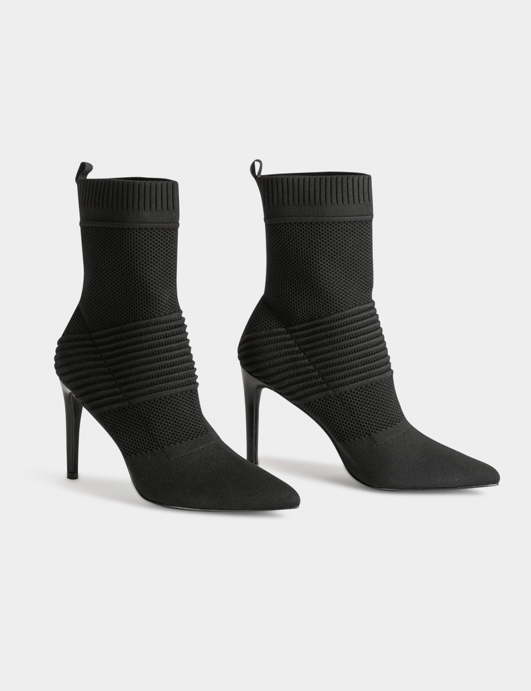 Bottines &agrave; talons aiguilles noir femme