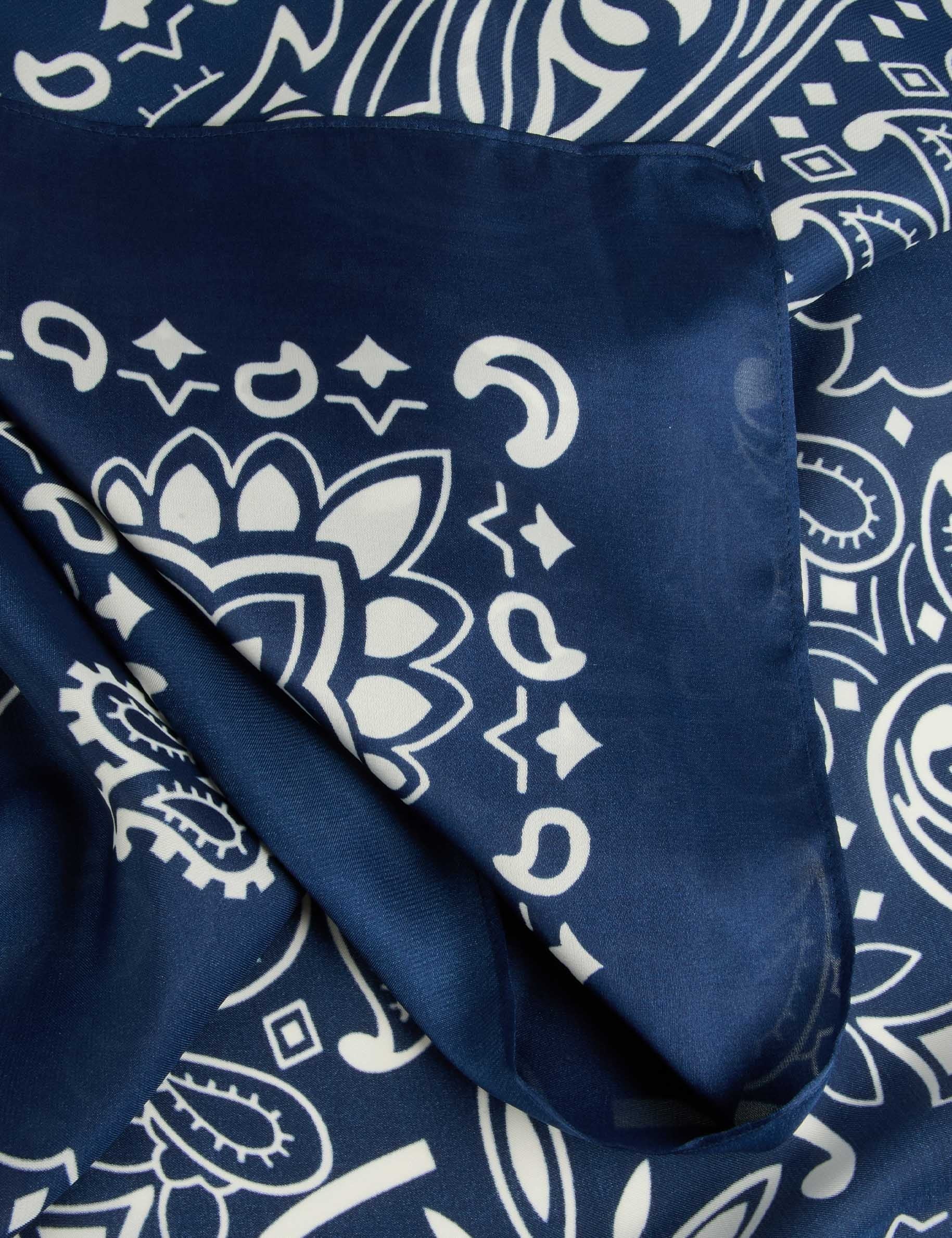 Foulard satin&eacute; bleu marine femme