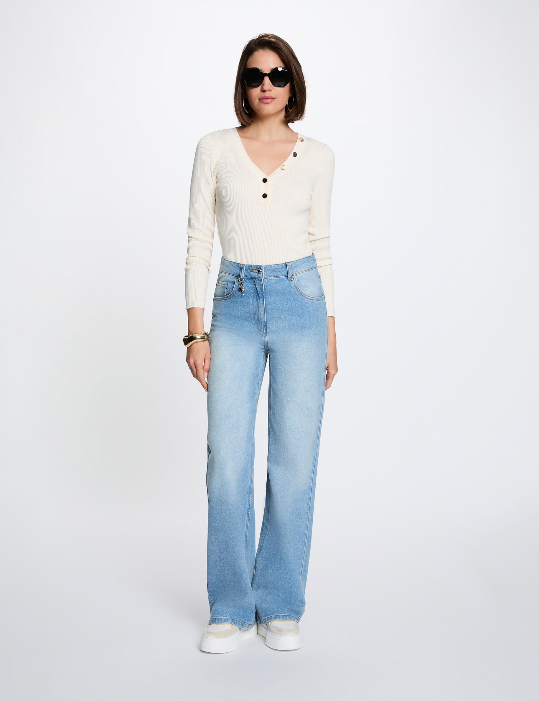 Pull col v ajust&eacute; ivoire femme