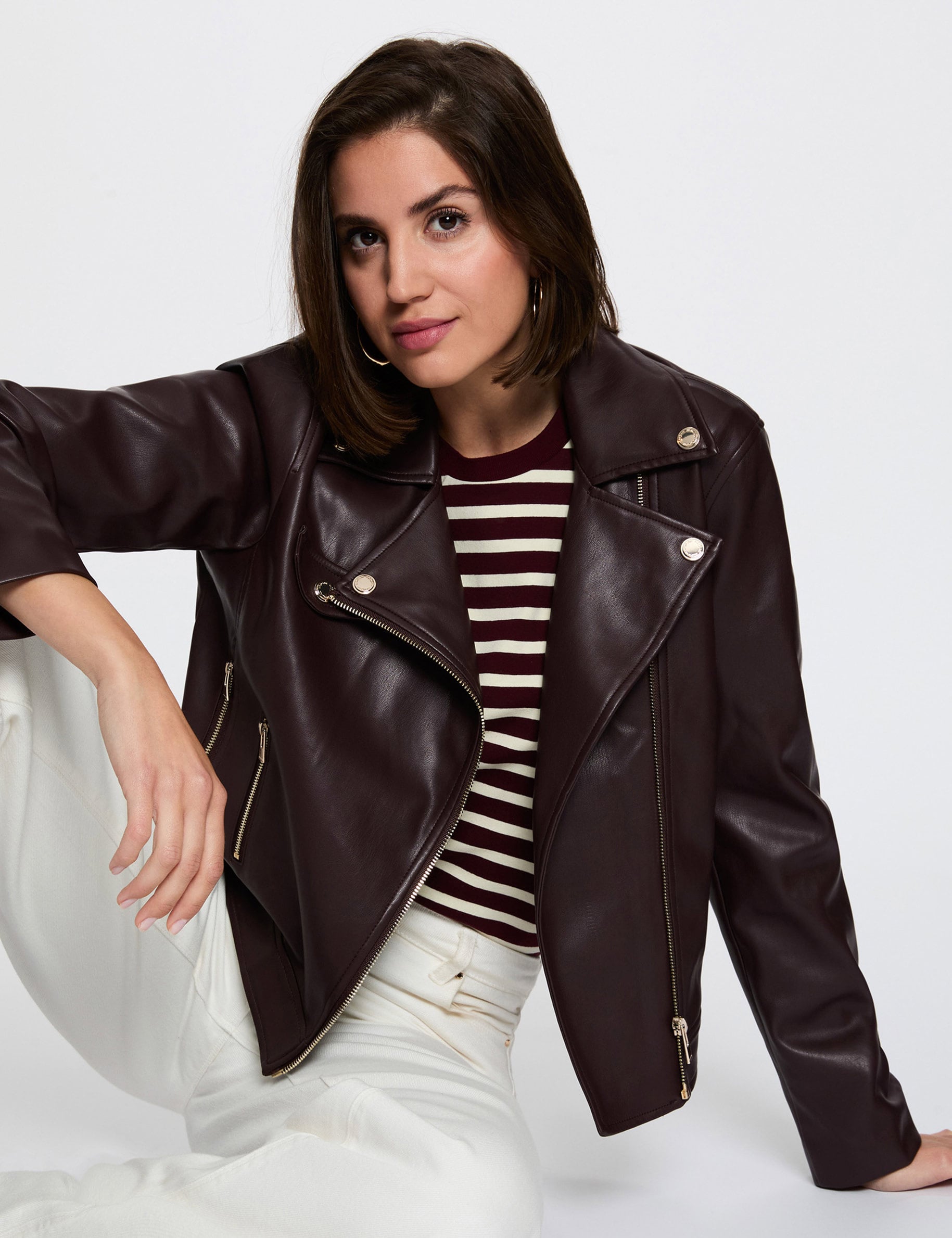 Blouson similicuir ajust&eacute; bordeaux femme