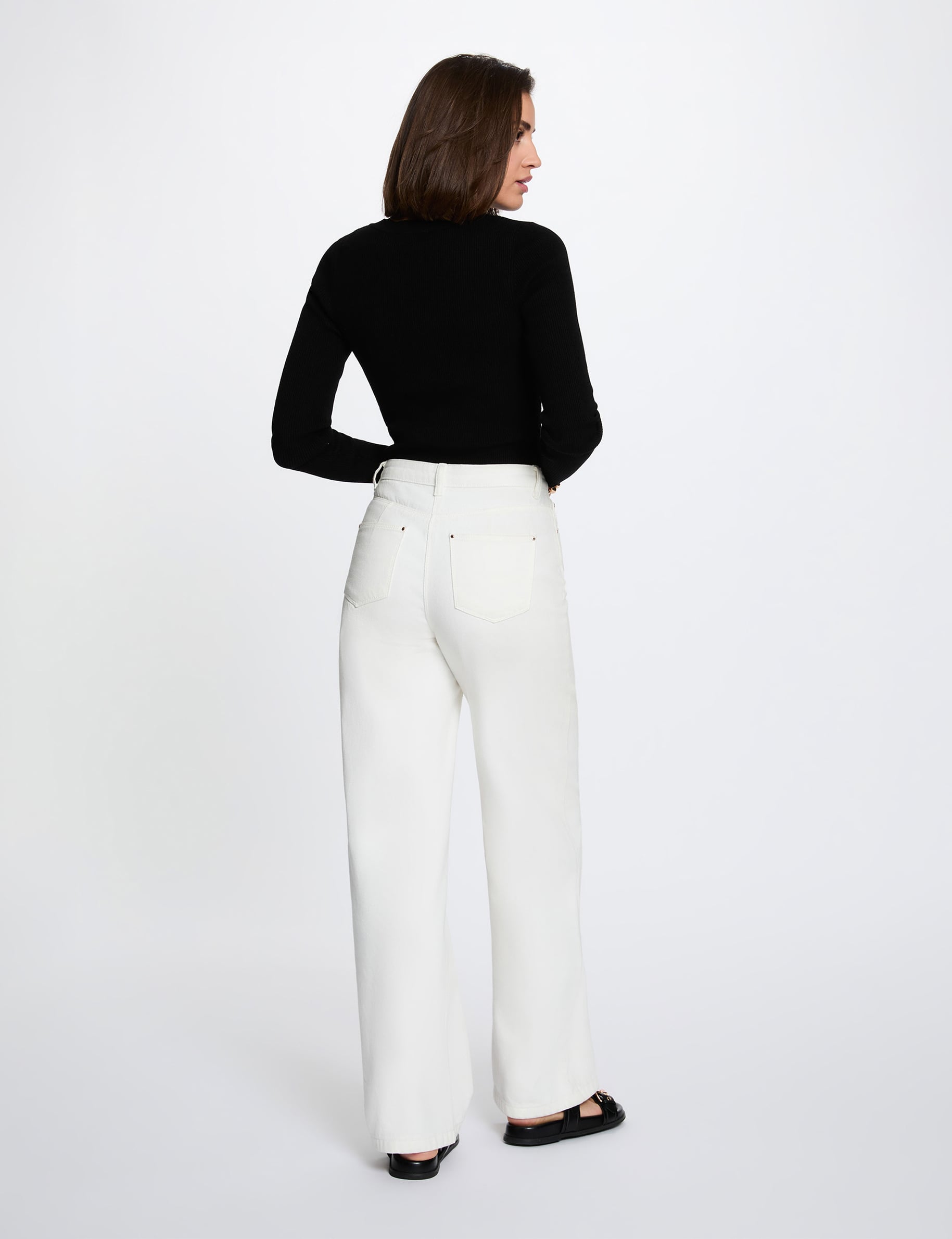 Pull col v ajust&eacute; noir femme