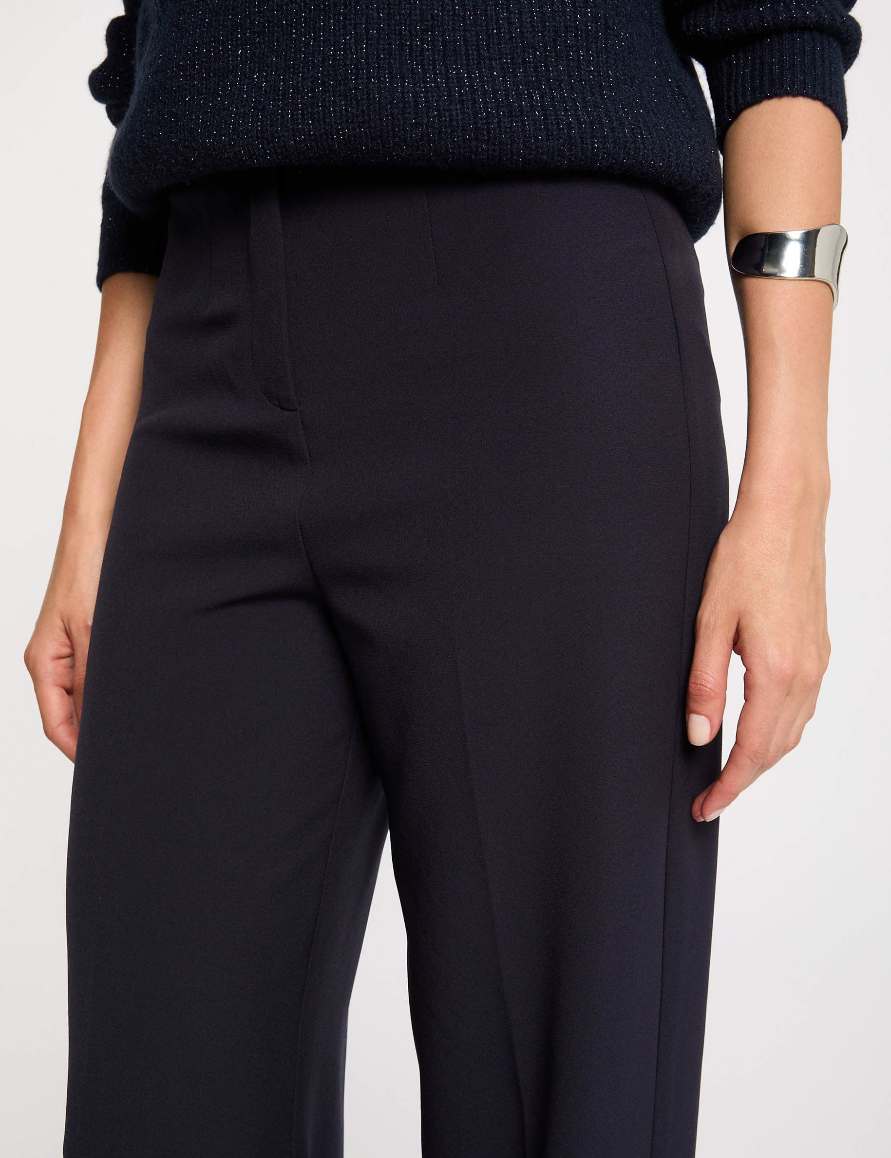 Pantalon droit &agrave; pinces bleu marine femme
