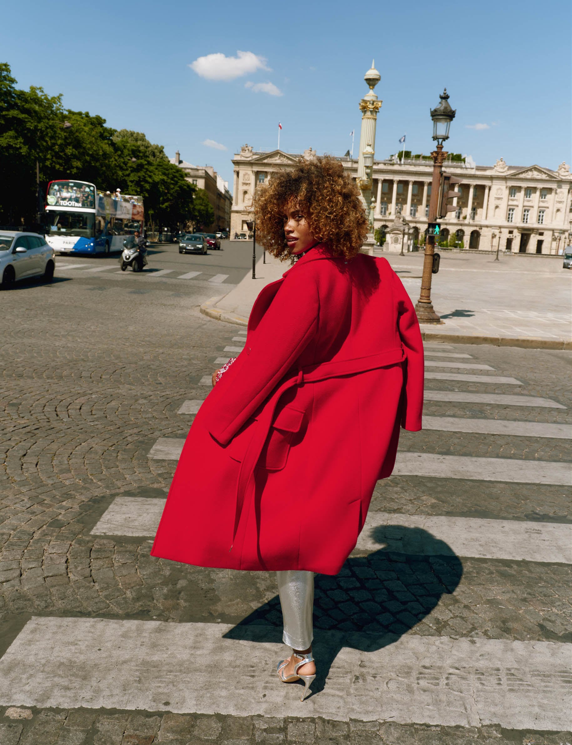 Manteau long cintr&eacute; ceintur&eacute; rouge femme