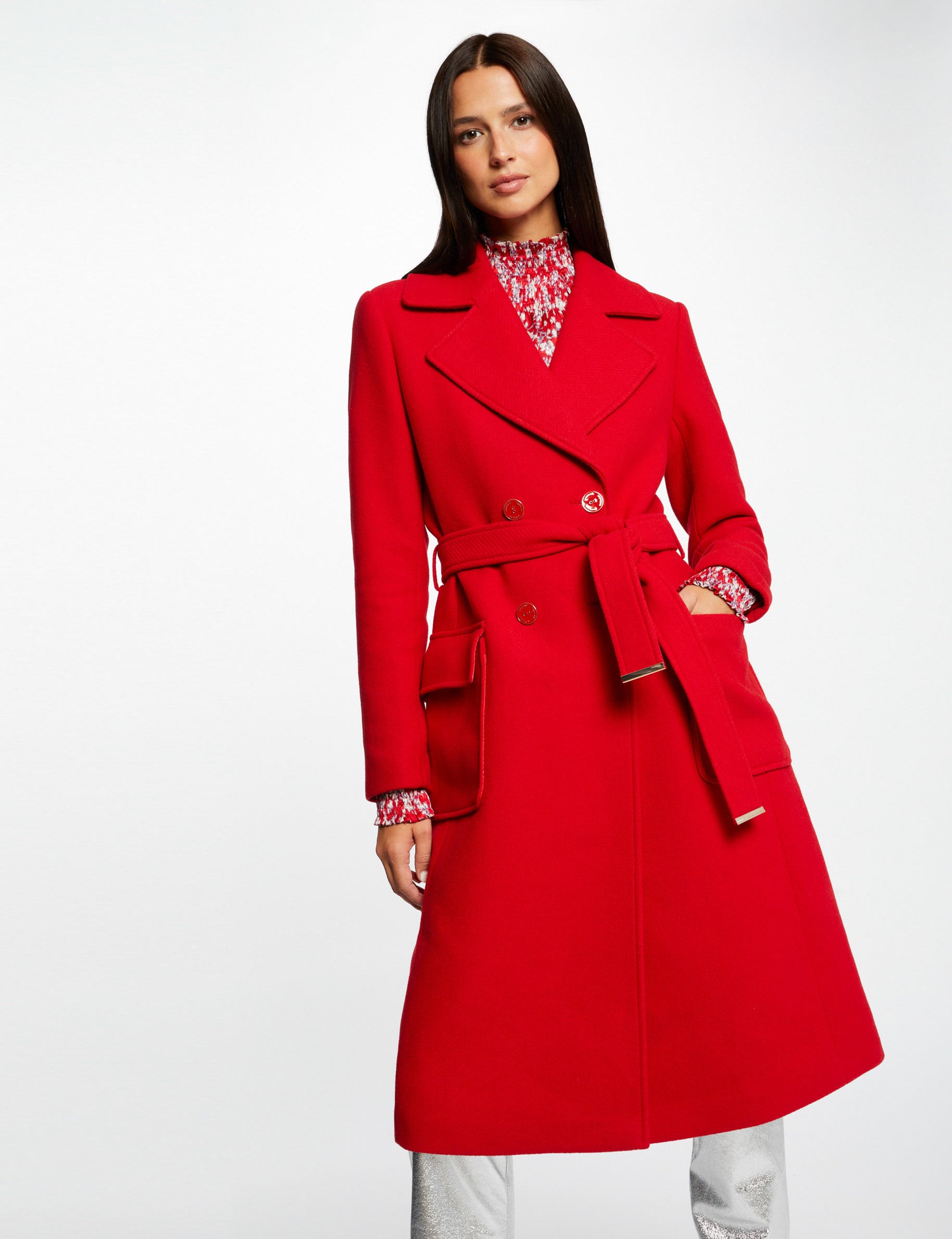 Manteau long cintr&eacute; ceintur&eacute; rouge femme